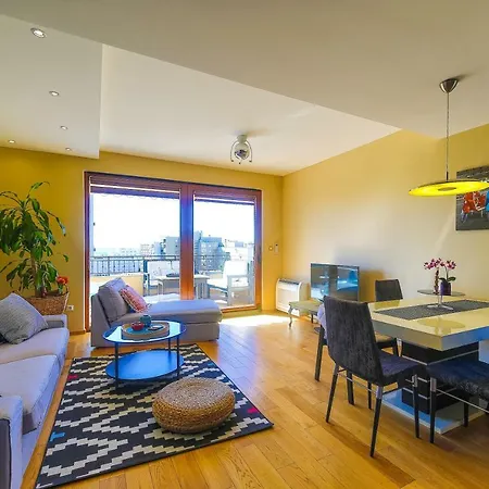 Appartments With Terrace Or Garden شقة