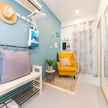 アパート Appartments With Terrace Or Garden スプリト